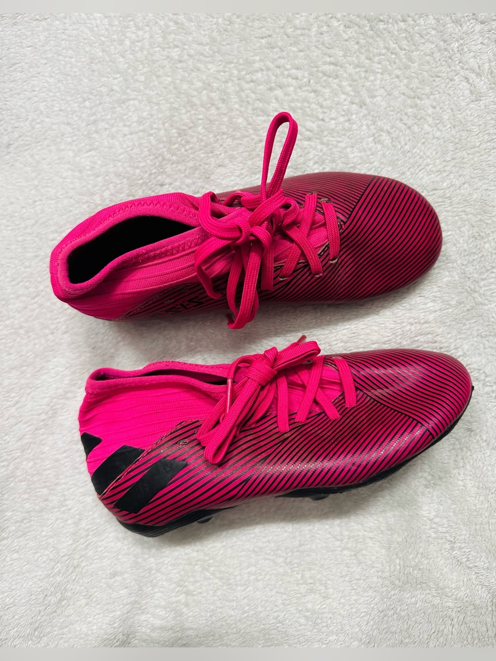 Adidas Nemeziz 19.3 FG soccer cleats  Youth Sneakers Size US 1 (19.5 cm)